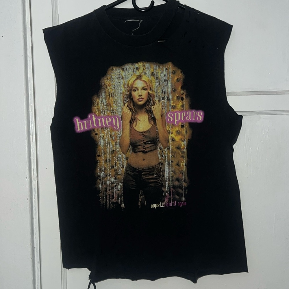 Britney Spears Oops!… I did it again Tour Shirt Unisex Size Small